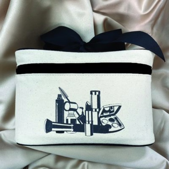 Hallmart Collectibles - Canvas Cosmetic Bag - Picture 1 of 7